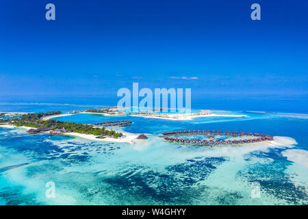 Luftaufnahme über Olhuveli und Bodufinolhu mit Fun Island Resort, Süd Male Atoll, Malediven Stockfoto
