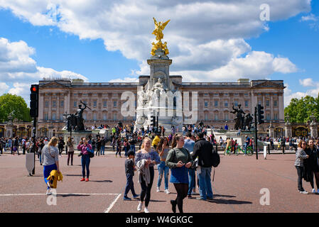 Victoria Memorial und der Buckingham Palace in London, Vereinigtes Königreich Stockfoto