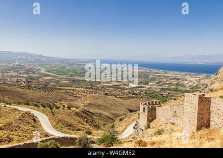 Blick von der alten Burg Festung Acrocorinth, Korinth, Griechenland Stockfoto