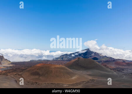 Krater Kama'oli' ich, Pu'-Me'ui, Pu'uopele und Kamohoalii, Sliding Sands Trail Haleakala Vulkan Haleakala National Park, Maui, Hawaii, USA Stockfoto