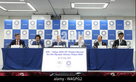 Tokio, Japan. 23. Juli, 2019. Foto am 23. Juli 2019 zeigt das IOC - Tokyo 2020 gemeinsame Pressekonferenz für den 10. Überprüfung des Projekts Treffen zwischen dem IOC und dem Tokyo Organisationskomitees der Olympischen und Paralympischen Spiele (Tokio 2020) in Tokio, Japan, am 23. Juli 2019 entnommen. Credit: Du Xiaoyi/Xinhua/Alamy leben Nachrichten Stockfoto