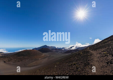 Krater Kama'oli' ich, Pu'-Me'ui, Pu'uopele und Kamohoalii, Sliding Sands Trail Haleakala Vulkan Haleakala National Park, Maui, Hawaii, USA Stockfoto