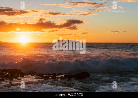 Große Strand bei Sonnenuntergang, Makena Beach State Park, Maui, Hawaii, USA Stockfoto