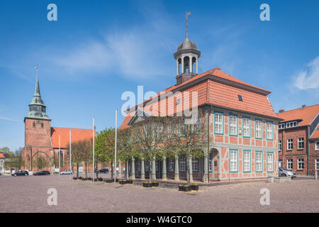 St. Maria Kirche und Rathaus, Boizenburg, Mecklenburg-Vorpommern, Deutschland Stockfoto