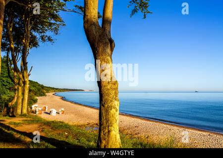 Hooded liegen am Strand, Heiligendamm, Deutschland Stockfoto