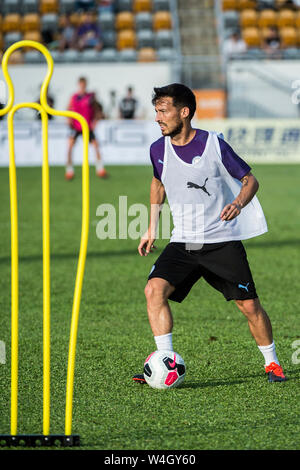 Hong Kong, Hong Kong SAR, China. 23. Juli, 2019. Die englische Premier League Team, Manchester City Football Club gehen durch ihre Schritte in die Ausbildung in der warmen Hongkong Wetter. Das Treffen, das lokale Team Kitchee FC für ein pre-Season Match morgen. David Silva Credit: HKPhotoNews/Alamy leben Nachrichten Stockfoto