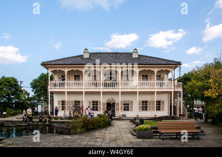 Ehemalige Mitsubishi zweites Dock Haus in Glover Garden, Nagasaki, Kyushu, Japan - die Unterkünfte von den Besatzungen von dem Intervall, wo Schiff in Dock eingegeben. Stockfoto