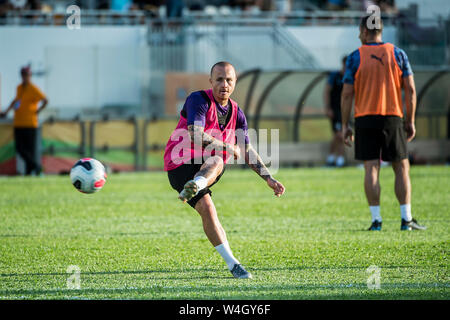 Hong Kong, Hong Kong SAR, China. 23. Juli, 2019. Die englische Premier League Team, Manchester City Football Club gehen durch ihre Schritte in die Ausbildung in der warmen Hongkong Wetter. Das Treffen, das lokale Team Kitchee FC für ein pre-Season Match morgen. Angeli - o Credit: HKPhotoNews/Alamy leben Nachrichten Stockfoto