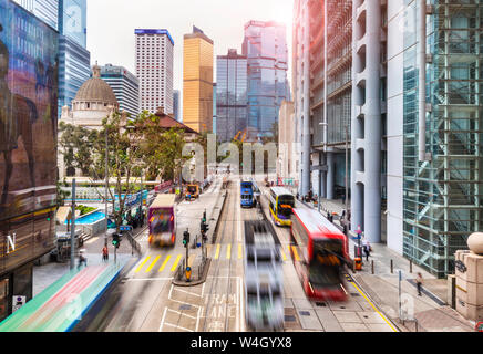 Straßenbahnen und Busse in Hong Kong Central, Hong Kong, China
