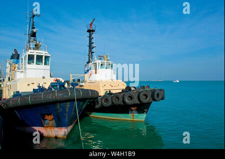 Zwei günstig Schlepper, Darwin, Northern Territory, Australien Stockfoto