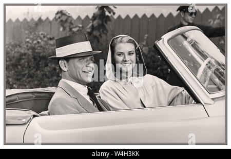 Grace Kelly und Frank Sinatra in einem Mercedes Open Tourer 190 am Filmset der High Society High Society 1956 ist ein 1956 Amerikanische romantische musikalische Komödie Film unter der Regie von Charles Walters und Hauptdarsteller Bing Crosby, Grace Kelly und Frank Sinatra. Der Film wurde von Sol C. Siegel für Metro-Goldwyn-Mayer produziert, und schoss in VistaVision und Technicolor, mit Musik und Liedtexte von Cole Porter. High Society war der letzte Film aussehen von Grace Kelly, bevor sie Princess Consort von Monaco wurde. Stockfoto