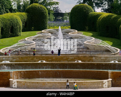 Grand Cascade, der Alnwick Garden Stockfoto