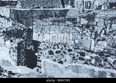 Feine schwarze und weiße Kunst Fotografie von den 1970er Jahren aus einem Bündel von antiken Ruinen. Stockfoto