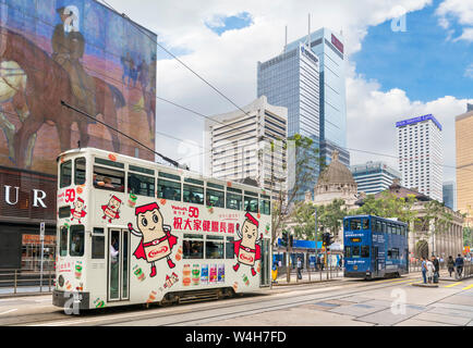 Hong Kong Straßenbahnen auf Des Voeux Road, Central District, Hong Kong Island, Hong Kong, China Stockfoto