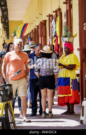 Cartagena Kolumbien Altummauerte Innenstadt Centro Las Bovedas Shopping Shopper Shopper Shop Shops Markt Märkte Marktplatz sellin kaufen Stockfoto