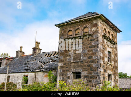 Verfallenen alten Bauernhaus und Turm Taubenschlag, Isle of Skye, Innere Hebriden, Schottland, Uk ruiniert Stockfoto