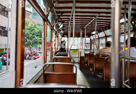 Passagiere, die mit einem Bus. Stockfoto