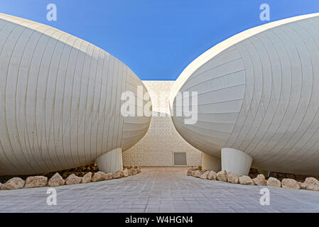 DOHA, Katar - 1. JANUAR 2016: Detail eines Ei form Struktur der Weill Cornell Medical College, Bildung Stadt, entworfen von Arata Isozaki, Archi Stockfoto