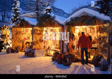 Romantische Weihnachtsmarkt in Bayern, Deutschland Stockfoto