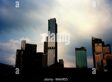 Manila Skyline und Trump Tower in Makati in Manila in Luzon Manila auf den Philippinen in Südostasien im Fernen Osten. Stadtbild Stockfoto