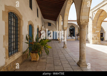 LIMASSOL, Zypern - 10. MAI 2018: Agios Antonios Kirche, tagsüber Stockfoto