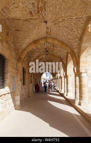 LIMASSOL, Zypern - 10. MAI 2018: Agios Antonios Kirche, tagsüber Stockfoto