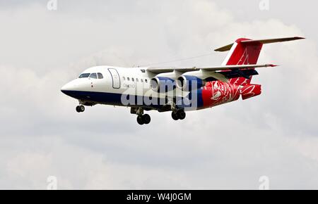 QinetiQ BAE Systems Avro RJ-70 Ankunft in RAF Fairford Teil im Static Display auf der2019 Royal International Air Tattoo zu nehmen Stockfoto