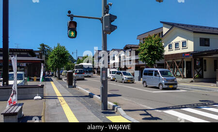 Blick auf die Straße von Hakuba, einer Stadt in Senboku Bezirk, Akita Präfektur, Japan. Hakuba ist berühmt durch die bukeyashiki (Samurai Wohnsitze) Stockfoto