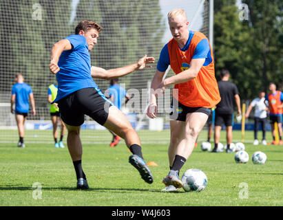 Berlin, Deutschland. 23. Juli, 2019. Niklas Stark (l) gegen Dennis Jastrzembski. Credit: Soeren Stache/dpa/Alamy leben Nachrichten Stockfoto