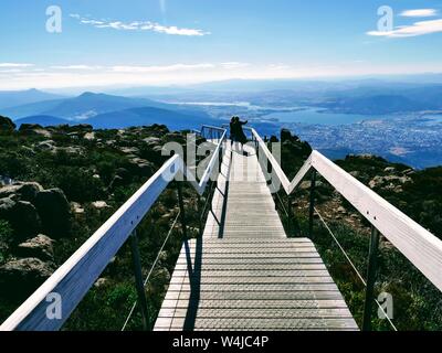 Besucher in Wellington Park am Gipfel des Mount Wellington in Tasmanien Stockfoto