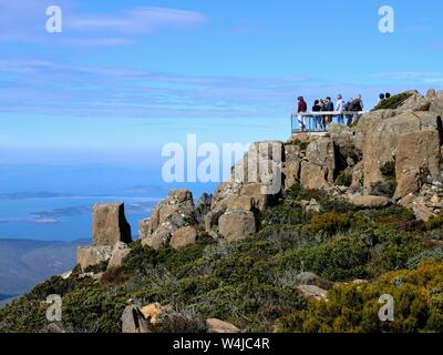 Besucher in Wellington Park am Gipfel des Mount Wellington in Tasmanien Stockfoto