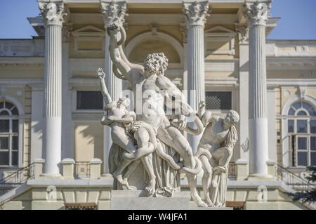 Marmor Skulptur Laokoon vor Odessa Archäologische Museum, Odessa, Ukraine Stockfoto