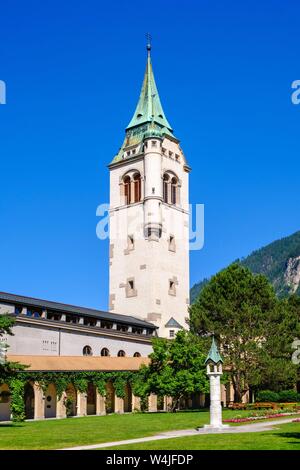 Kirchturm der Pfarrkirche Maria Himmelfahrt, Stadtpark, Schwaz, Inntal, Tirol, Österreich Stockfoto