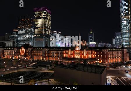 Bahnhof von Tokio bei Nacht, Hauptbahnhof, Marunouchi Businessviertels, Tokio, Japan Stockfoto