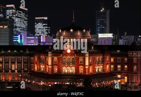 Bahnhof von Tokio bei Nacht, Hauptbahnhof, Marunouchi Businessviertels, Tokio, Japan Stockfoto