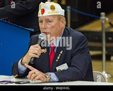 Abteilung von Alabama Commander Jim Jeffries spricht während der Mobilen SWS Rathaus am USS Alabama Battleship Memorial Park in Mobile, Alabama. Stockfoto