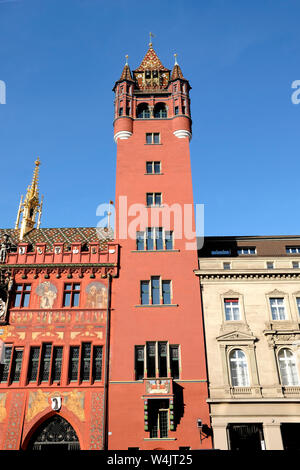 Ein Blick auf den Turm des Basler Rathauses, Schweiz Stockfoto