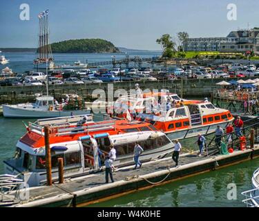 Bar Harbor, Maine, USA. 7. Sep 2005. Kreuzfahrtschiff startet Masse die Docks von Bar Harbor, Maine. Die Gegend ist ein beliebtes Reiseziel. Credit: Arnold Drapkin/ZUMA Draht/Alamy leben Nachrichten Stockfoto