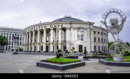 Minsk, Weißrussland - Juli 1, 2019: Eingang der Belarussischen Staatlichen Circus Stockfoto