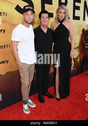 Juli 23, 2019 - Beverly Hills, Kalifornien, USA - 23. Juli 2019 - Beverly Hills, Kalifornien - Ryan Tedder, Simon Fuller, Lola Lennox. Die Entdeckung von ''Serengeti'' Los Angeles Special Screening im Wallis Annenberg Center für Darstellende Künste. Photo Credit: Birdie Thompson/AdMedia (Credit Bild: © Birdie Thompson/AdMedia über ZUMA Draht) Stockfoto