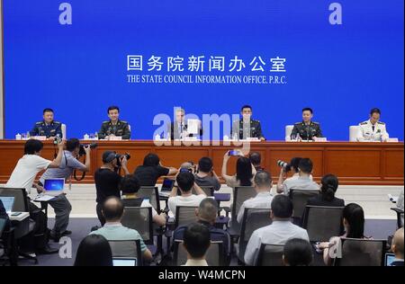 (190724) - Peking, 24. Juli 2019 (Xinhua) - eine Pressekonferenz über das Weißbuch mit dem Titel "Chinas nationale Verteidigung in der Neuen Ära" in Peking statt, der Hauptstadt von China, 24. Juli 2019. (Xinhua / Jin Liangkuai) Stockfoto