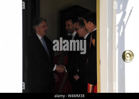 (190724) - LONDON, 24. Juli 2019 (Xinhua) - Der britische Schatzkanzler Philip Hammond Blätter 11 Downing Street in London, Großbritannien am 24. Juli 2019. (Foto von Alberto Pezzali/Xinhua) Stockfoto