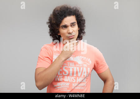 Nahaufnahme eines Mannes denken Stockfoto