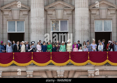 Die Farbe, Geburtstag Parade feiern der Königin außerhalb des Buckingham Palace, London, England, Vereinigtes Königreich Stockfoto