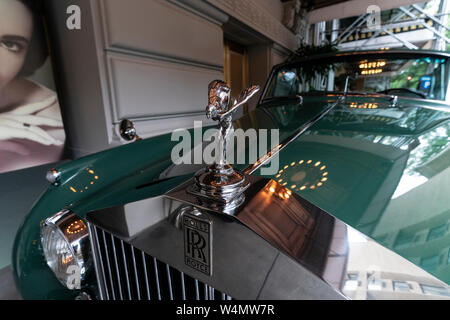 Elizabet Taylor 1960 Rolls Royce Silver Cloud II Drophead, LSWC 278 für Auktion vorgestellt bei Pierre Hotel, in dem sie einmal gelebt hat (Foto von Lew Radin/Pacific Press) Stockfoto