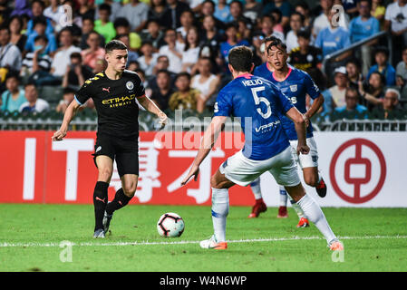 Hong Kong, Hong Kong SAR, China. 24. Juli, 2019. Kitchee FC vs Manchester City Football Club vor der Saison freundlich in Hong Kong Stadium, Causeway Bay. Man beat einheimischen Kitchee FC 6-1 mit Zielen von D. Silva, L. San, R. Sterling, N.Z. Touaizi und I.P. La Rosa. Joe Fodden in Aktion. Photo Credit: HKPhotoNews Isaak Lawrence/Alamy leben Nachrichten Stockfoto