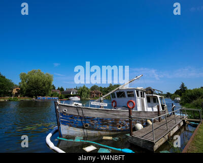 Ruine des Alten, fotogen Boot, Egham, Surrey, England, UK, GB. Stockfoto