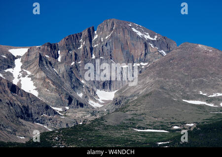 Eiszeit headwall, cirque, und Urstromtal, geschnitzt in Präkambrischen (proterozoikums) Granit, Ostseite des Longs Peak, Colorado, USA Stockfoto