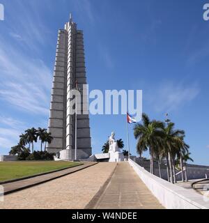 Havanna, Kuba - Januar 30, 2011: Jose Marti Denkmal auf dem Platz der Revolution in Havanna, Kuba. Berühmte Denkmal ist 109 m hoch und ist damit einer der höchsten Buil Stockfoto