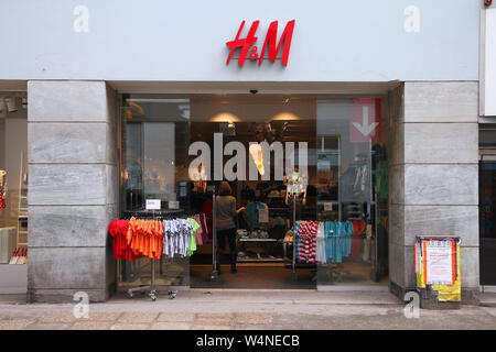 Kopenhagen - 11. März: H&M Store am 11. März 2011 in Kopenhagen, Dänemark. H&M ist ein Fashion Retail Corporation für die schnelle Mode" bekannt. Fo Stockfoto
